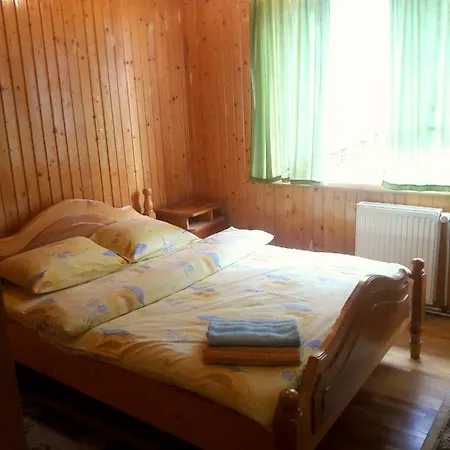 Гостинний Дім Guest house Yaremche